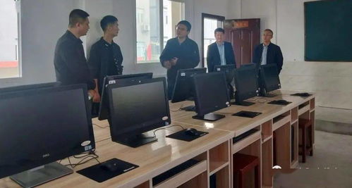 杭州泰潼商貿(mào)攜手富陽電子商務，以電商服務為橋梁，溫暖捐贈陽光學子